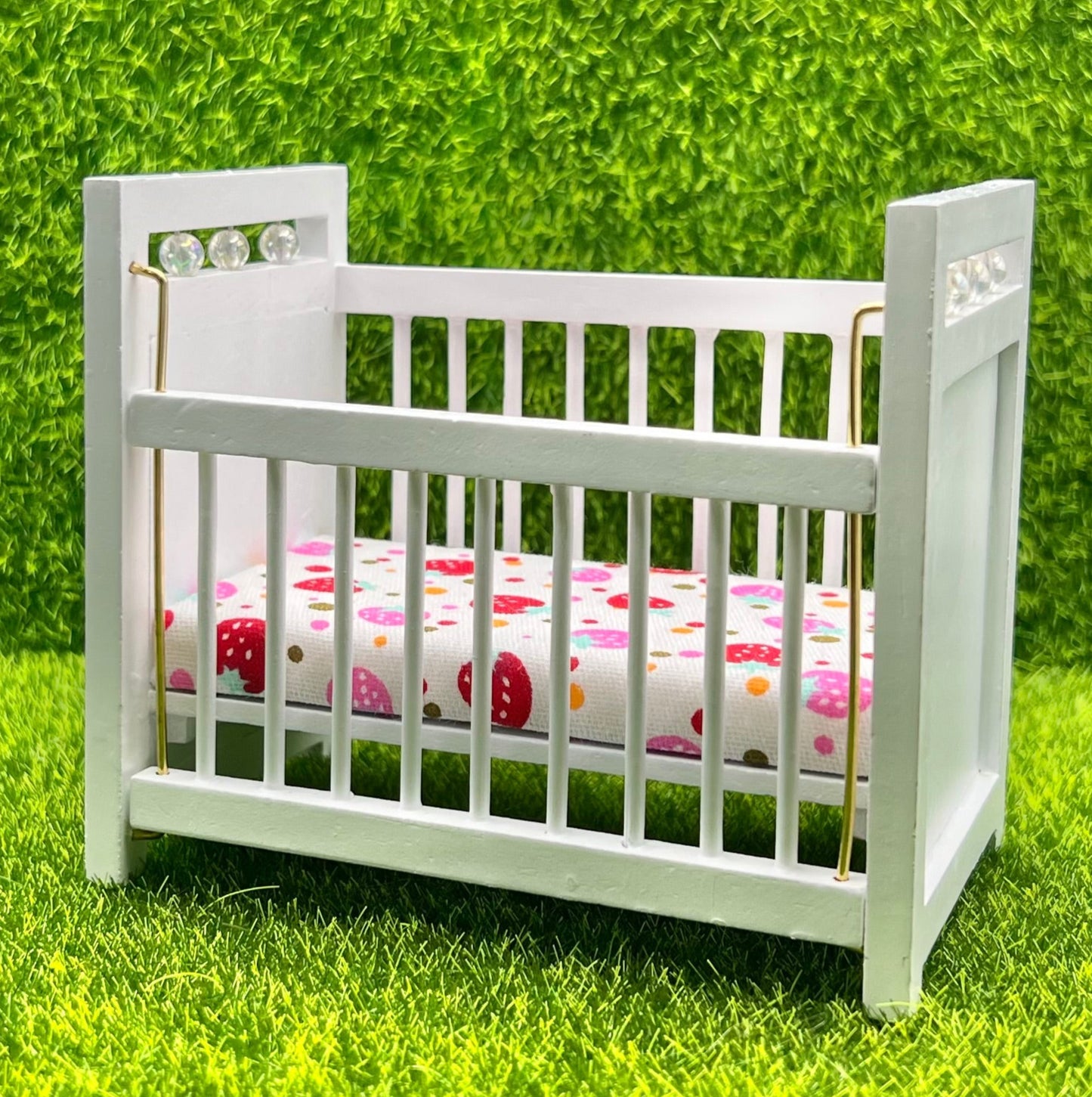 Crib For Teeny Weenie Babies®