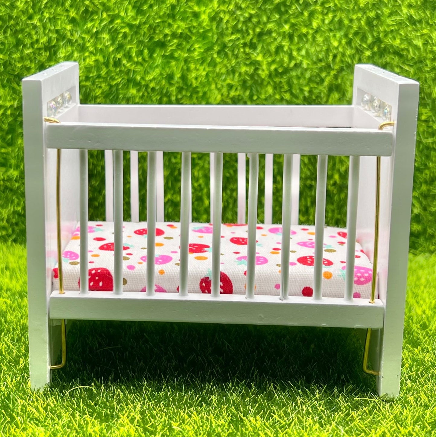 Crib For Teeny Weenie Babies®